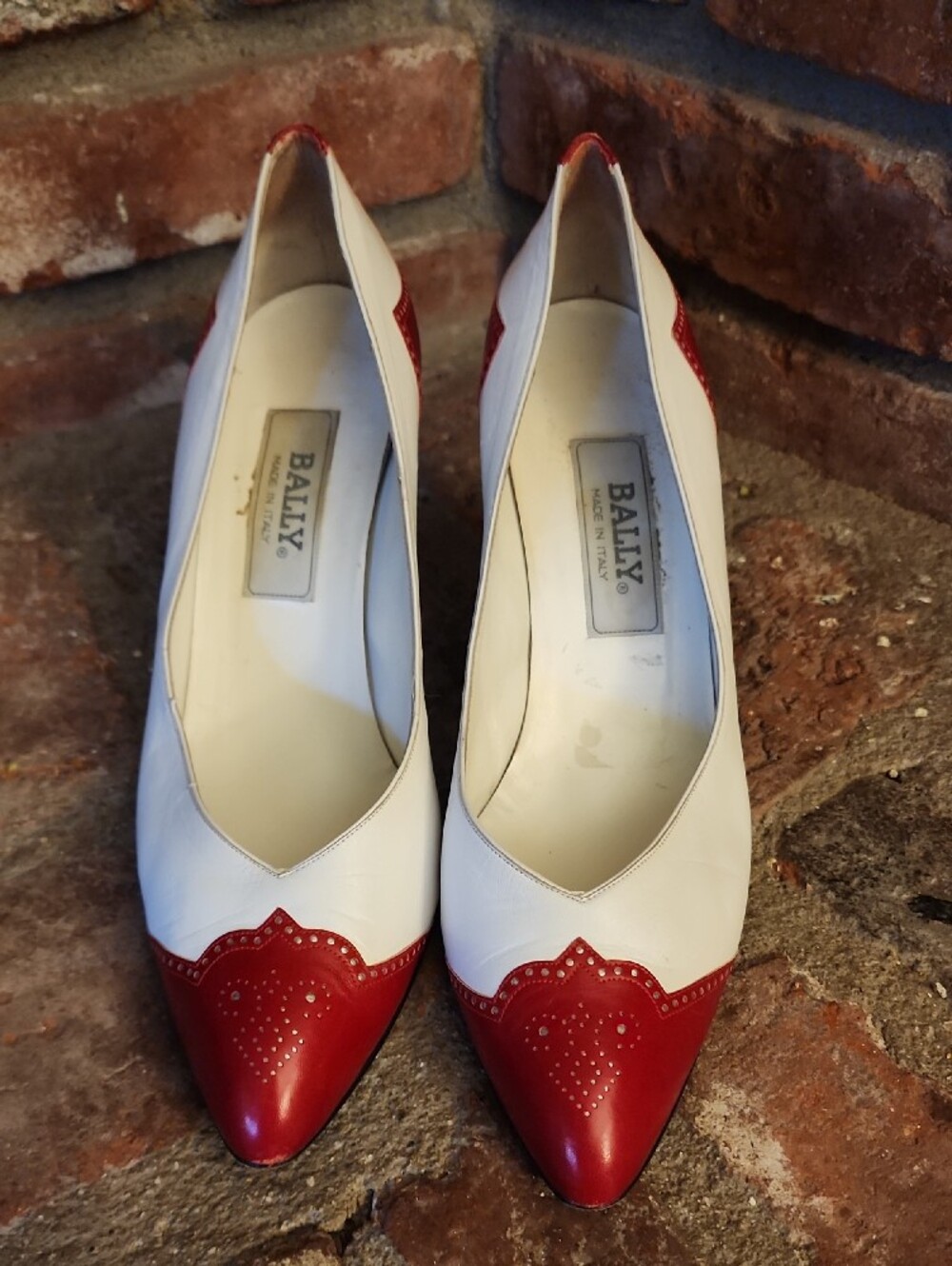 Vintage Bally Leather Spectator Pumps Red Cream Heels - Picture 2 of 7